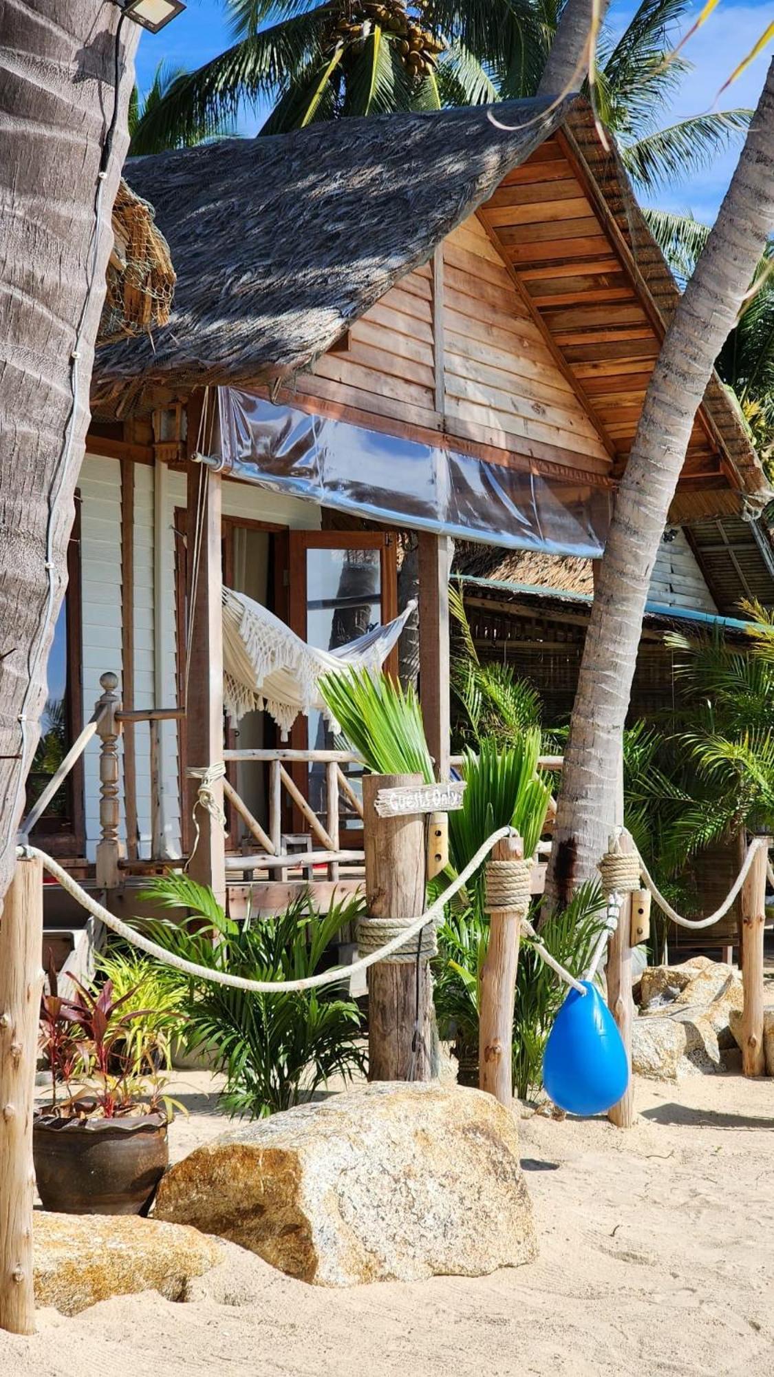 Castaway Beach Bungalows スリタヌ 部屋 写真
